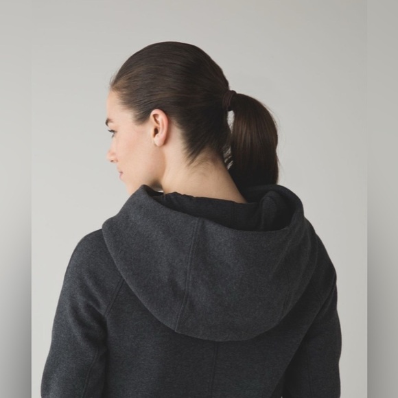 Lululemon Under Wraps Pullover - size 8 Heather Grey. - Picture 4 of 15